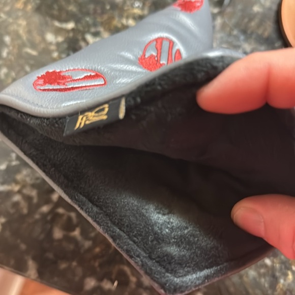 PRG Magnetic Blade putter headcover - Picture 3 of 3